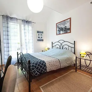 Appartement Au Calme, Dans Village Tranquille, Séné